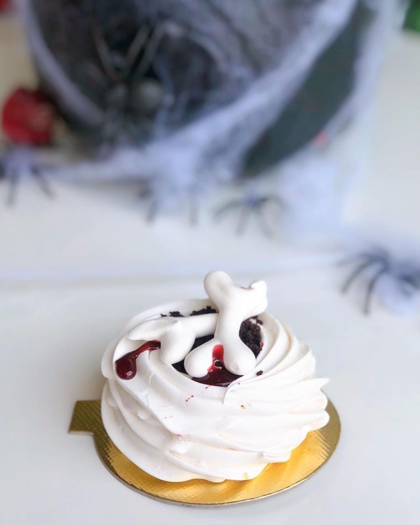 Pavlova Halloween